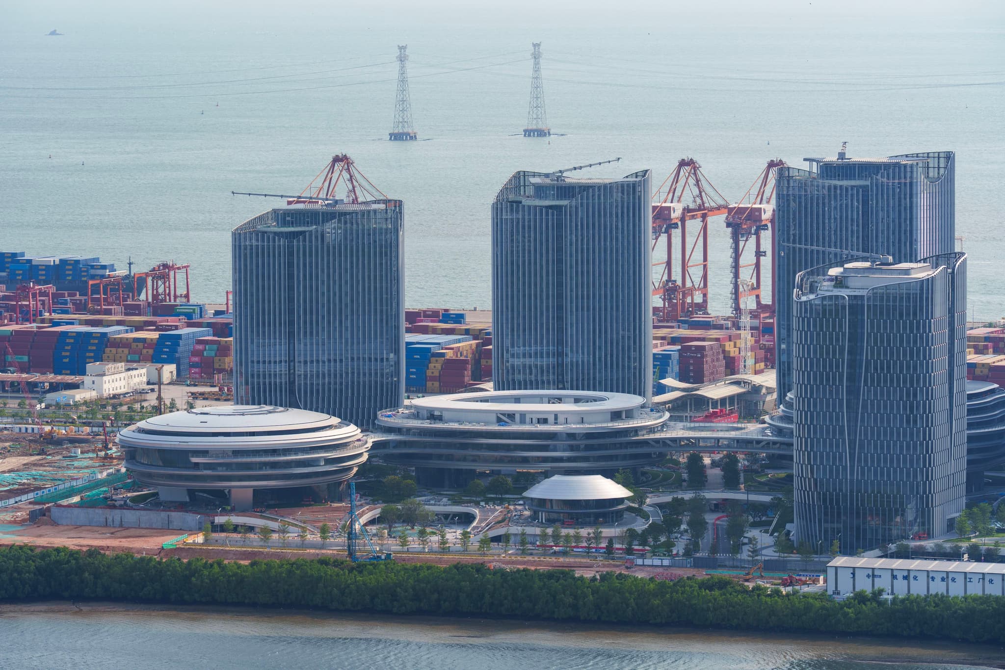 建设中的企鹅岛