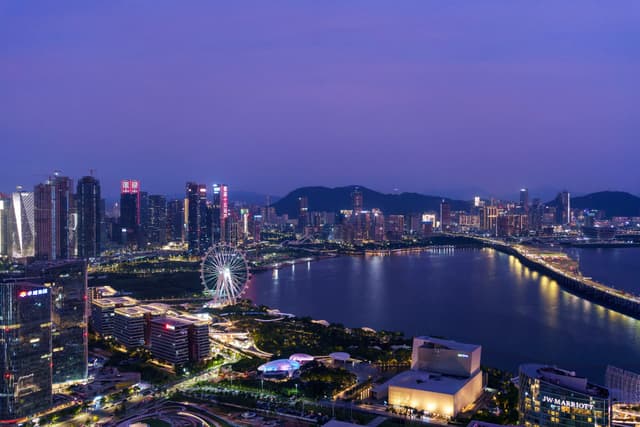 前海的蓝调时刻