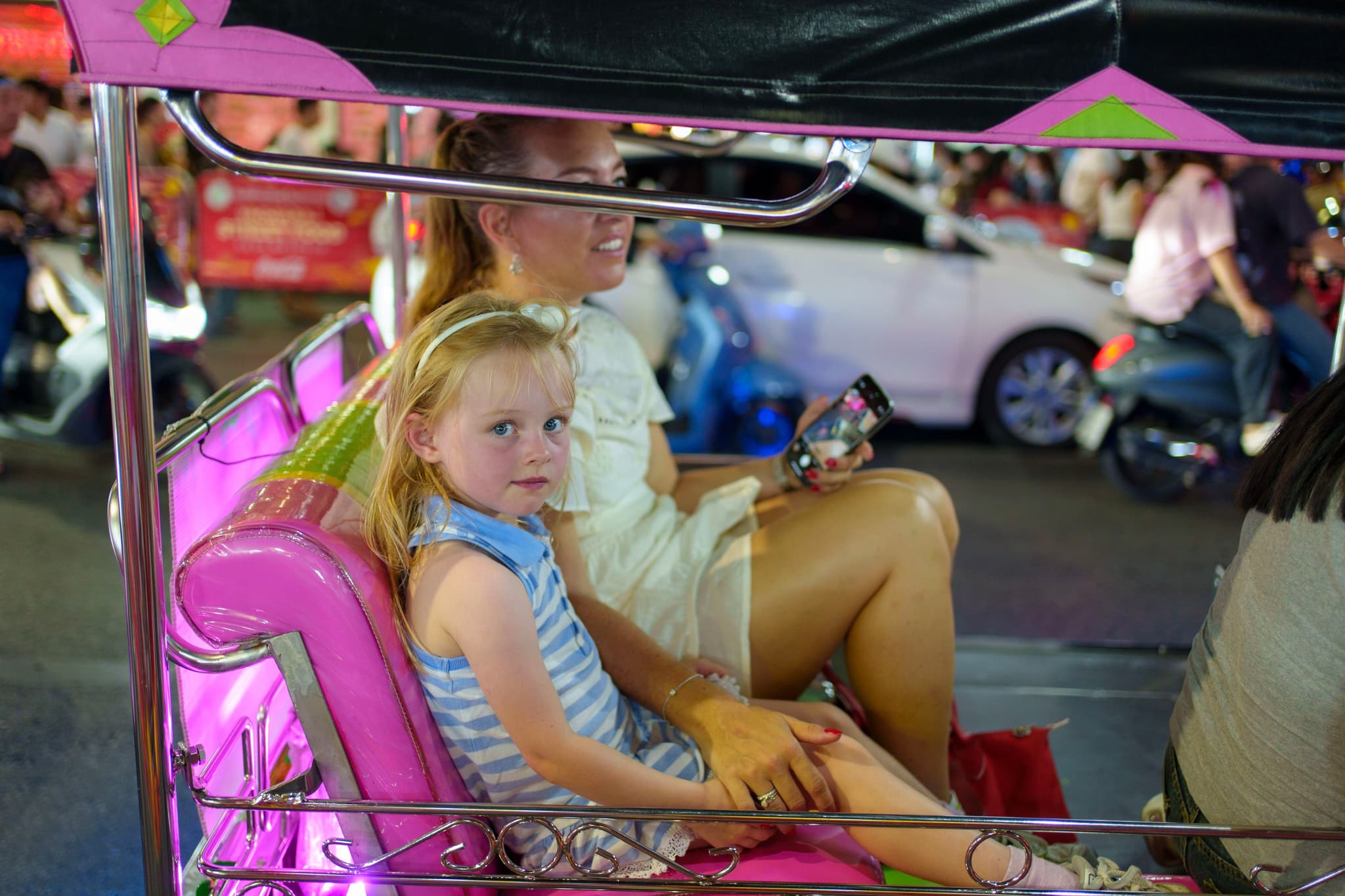 曼谷唐人街小女孩