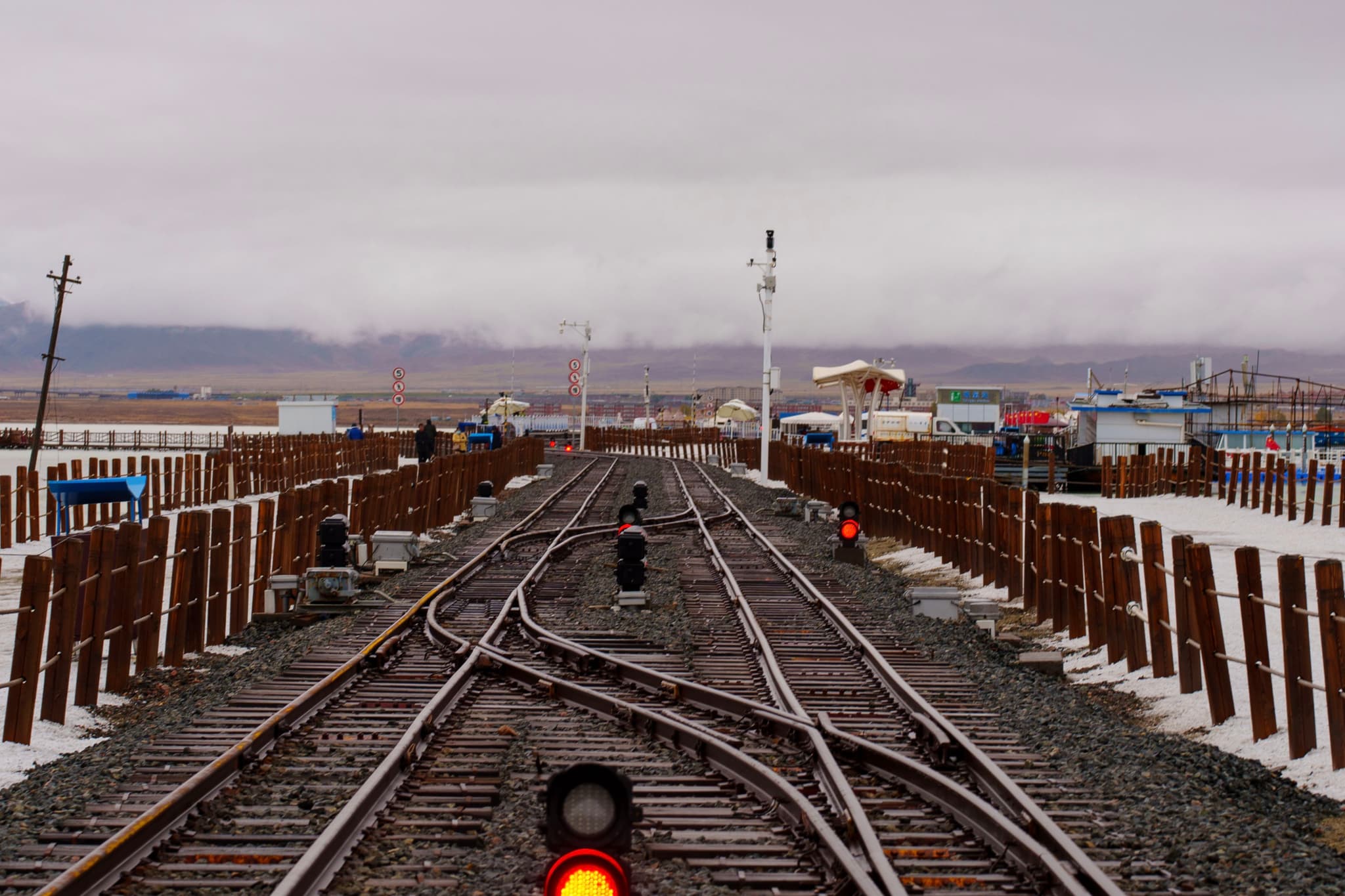 茶卡盐湖的火车